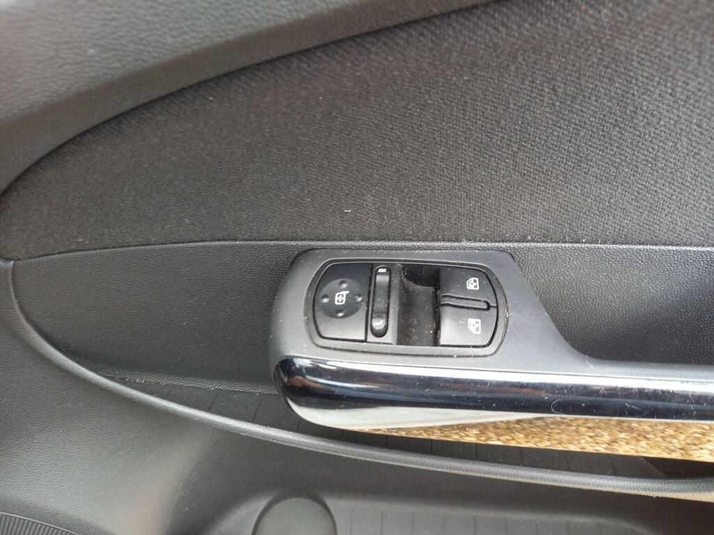 Vauxhall Corsa Hatchback 1.2 16V Energy 2014 White #17