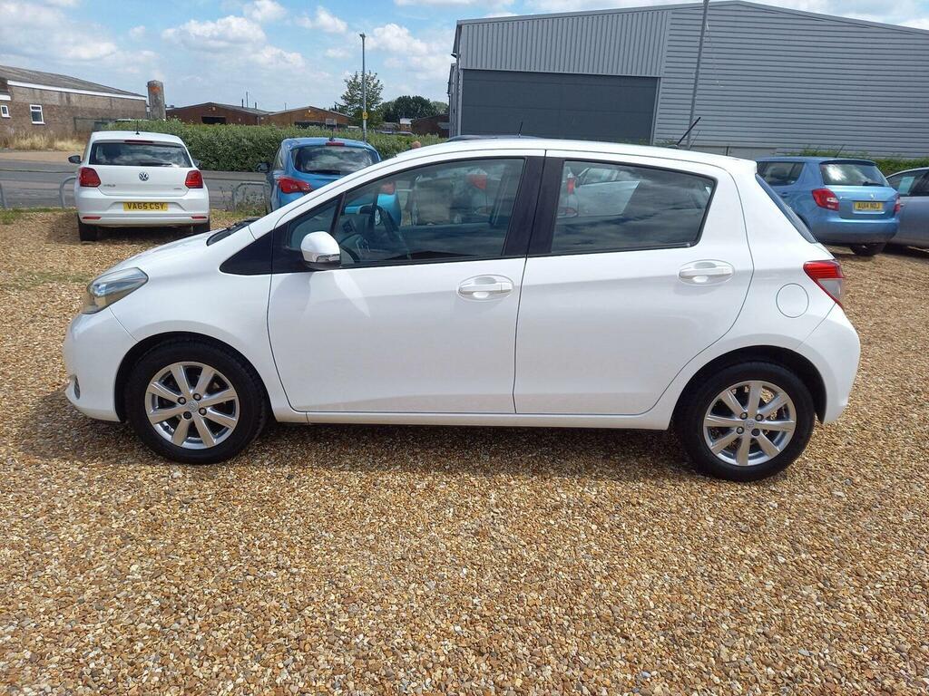 Toyota Yaris 1.33 Dual Vvt-i Tr Euro 5 White #4