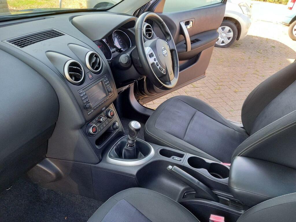 Nissan Qashqai Hatchback White #15