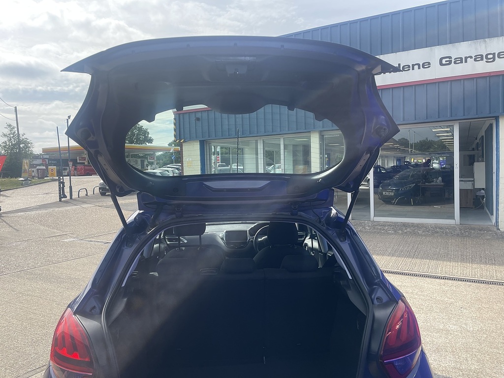 Peugeot 208 Puretech Xs White EJ16LWL Blue #6