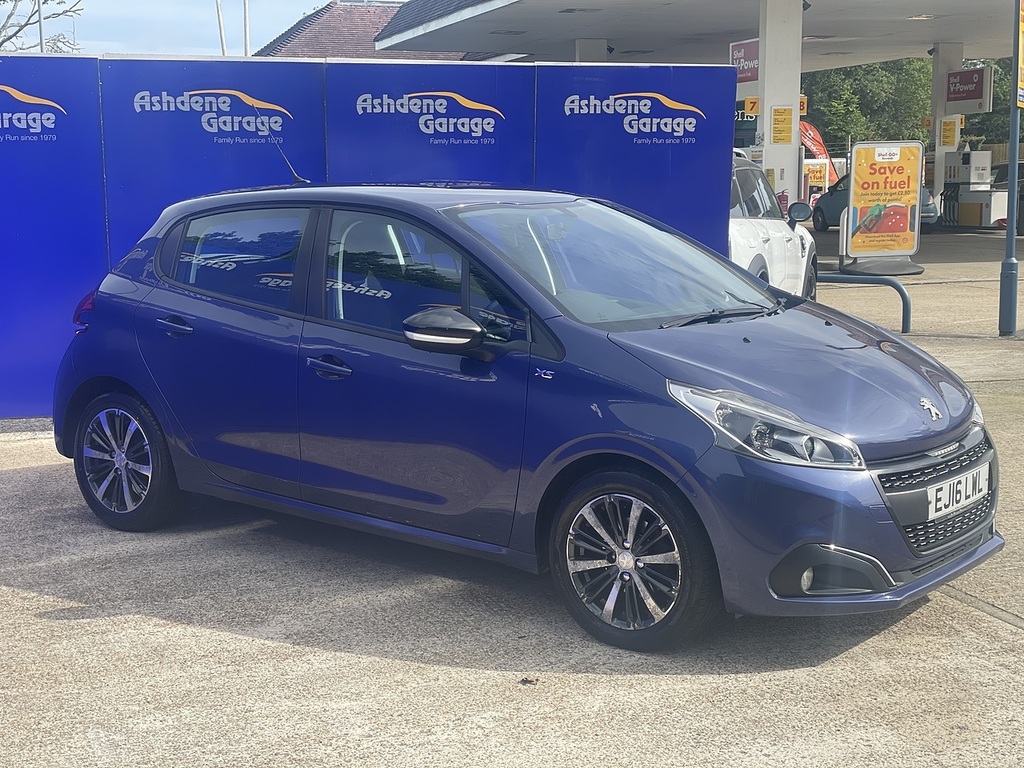Peugeot 208 Puretech Xs White EJ16LWL Blue #3