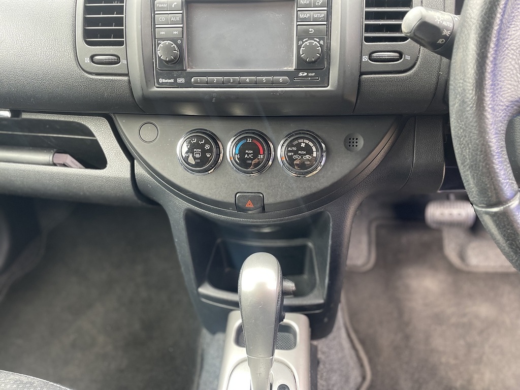 Nissan Note Hatchback Silver #18