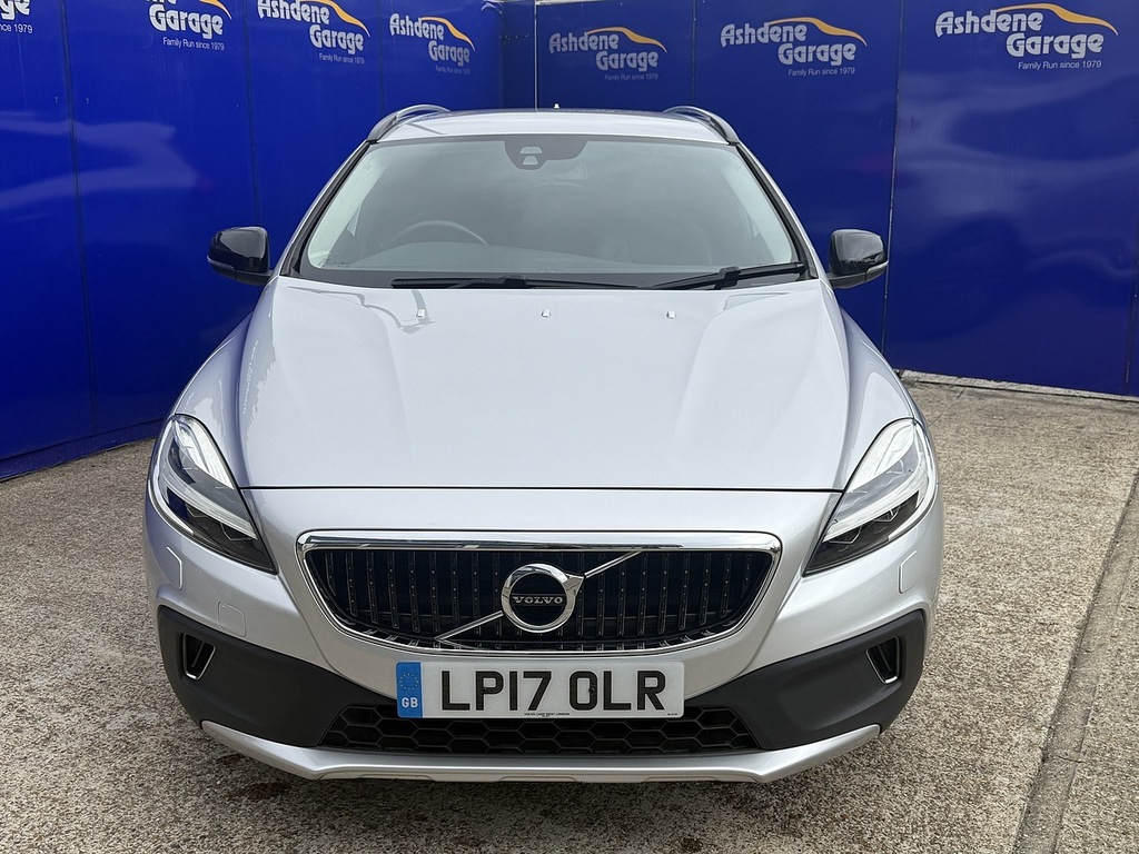 Volvo V40 Cross Country T3 Nav Plus LP17OLR Silver #4