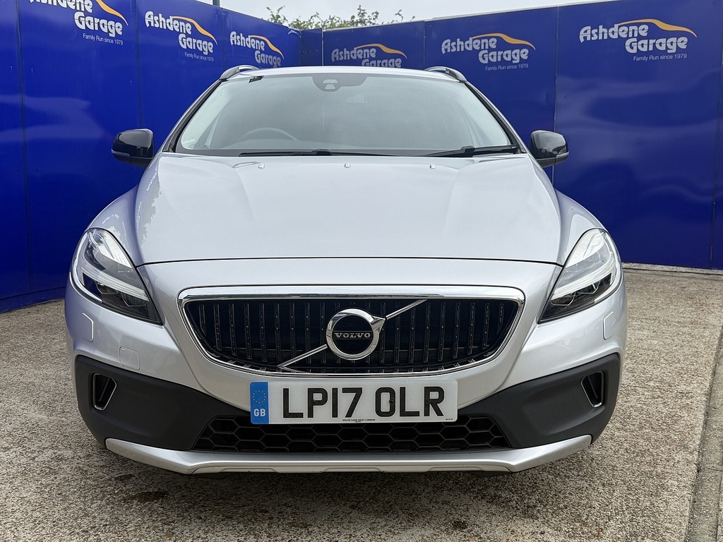 Volvo V40 Cross Country T3 Nav Plus LP17OLR Silver #2
