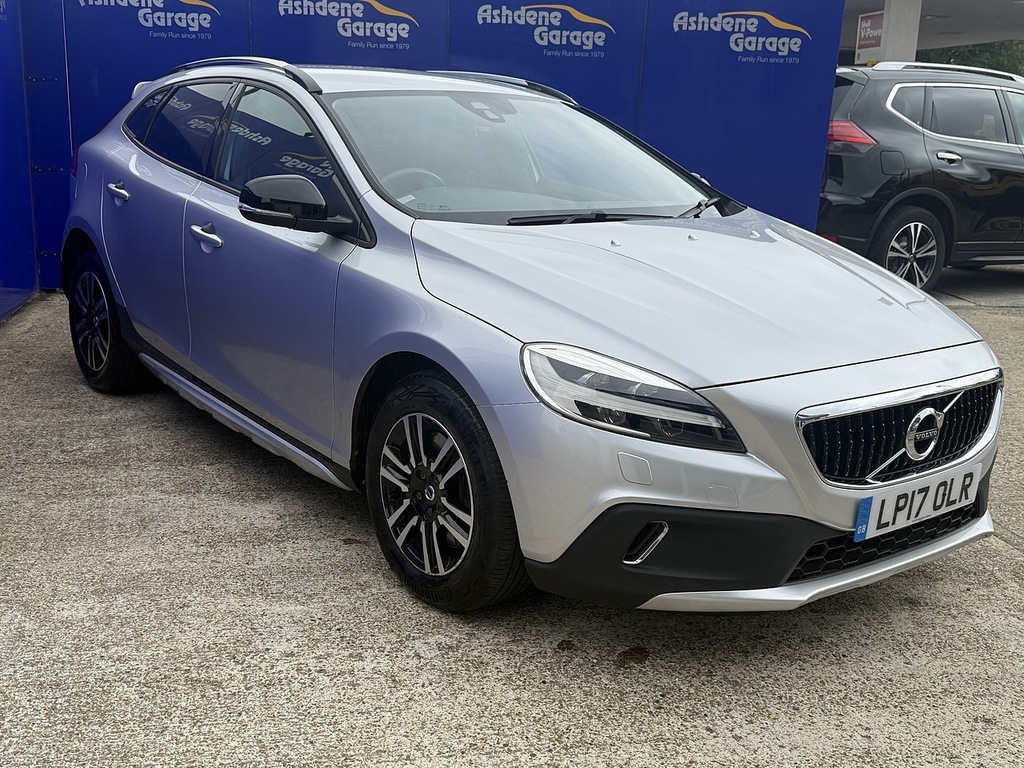 Volvo V40 Cross Country T3 Nav Plus LP17OLR Silver #3