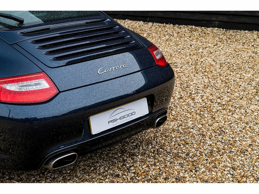 Porsche 911 Gt3 2dr White #17