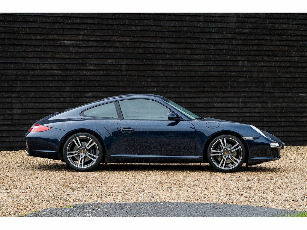 Porsche 911 Gt3 2dr White #8
