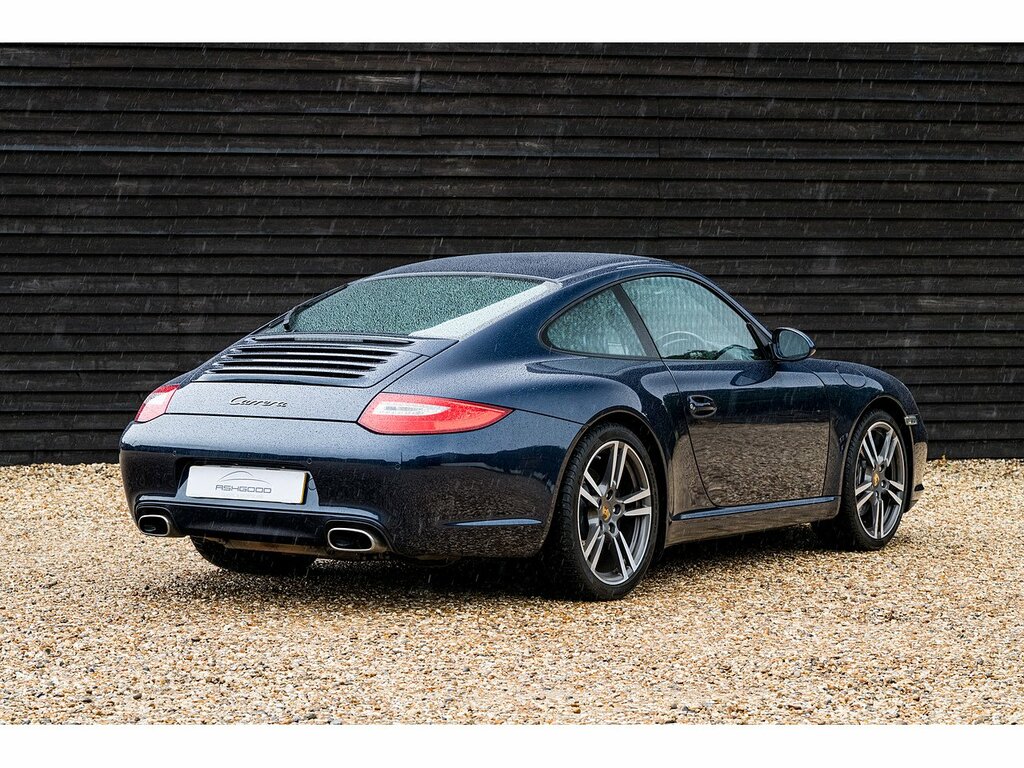 Porsche 911 Gt3 2dr White #10