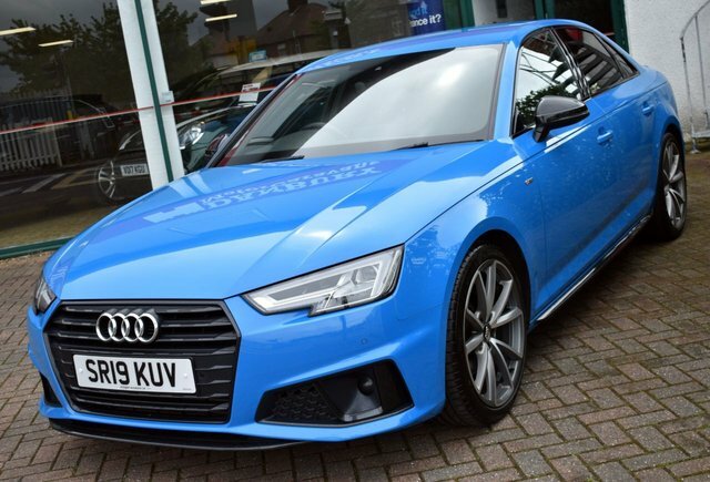 Audi A4 2019 2.0Tfsi 35 Black Edition Saloon 6-Speed 148 B SR19KUV Blue #3