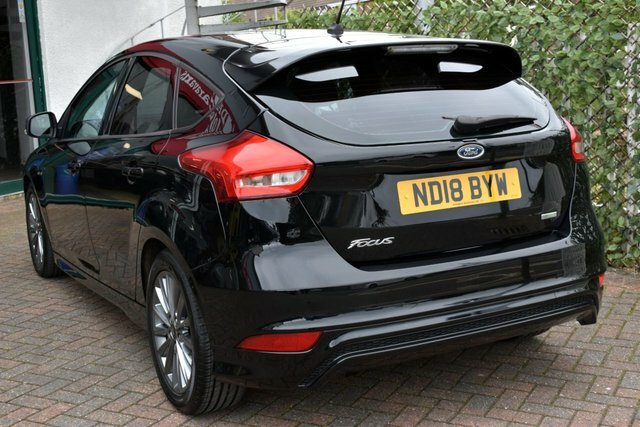 Ford Focus 2018 1.0T St-line Navigation 6-Speed 138 Bh Black #4