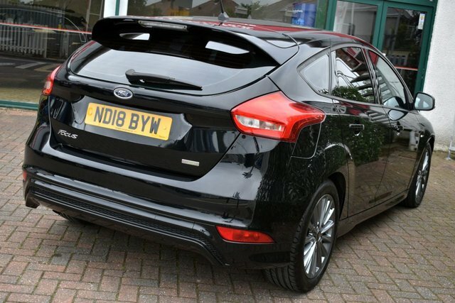 Ford Focus 2018 1.0T St-line Navigation 6-Speed 138 Bh Black #6