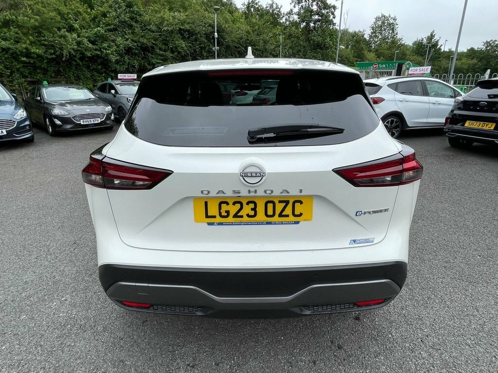 Nissan Qashqai 1.5L N-connecta LG23OZC White #4