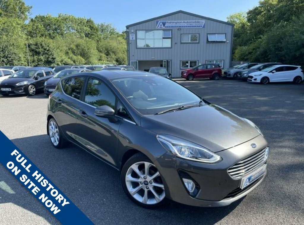 Ford Fiesta 1L Titanium EG17DNY Grey