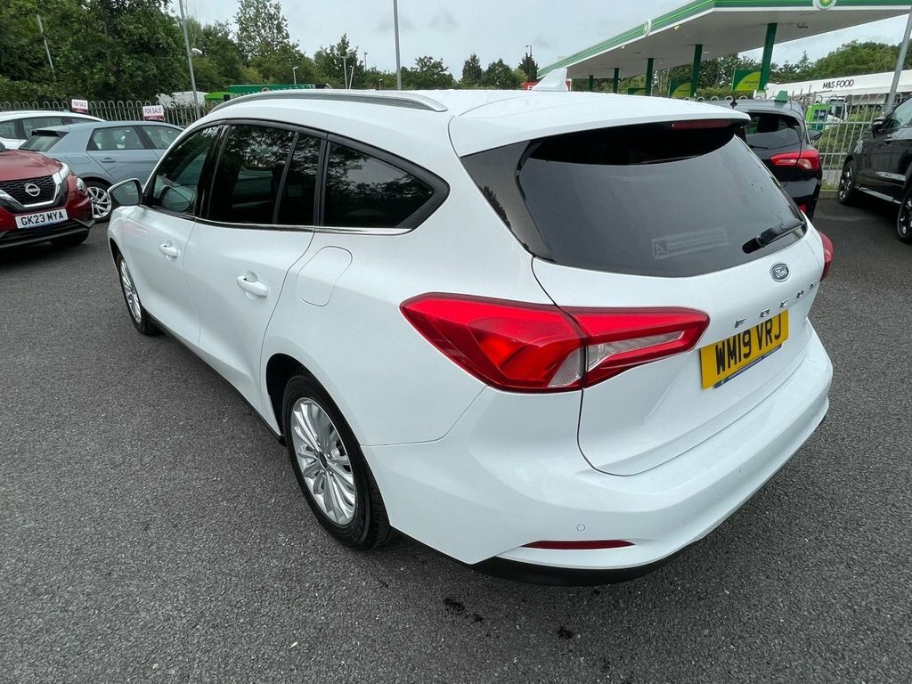 Ford Focus 1L Titanium White #5