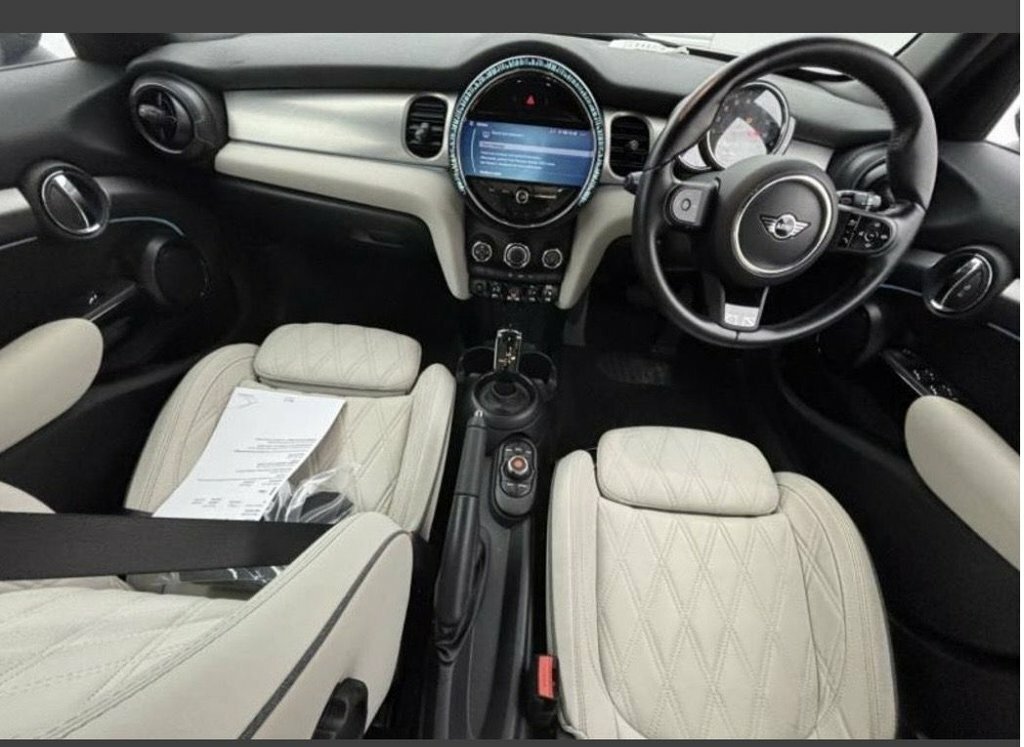 Mini Hatch 1.5L Cooper Exclusive Black #4