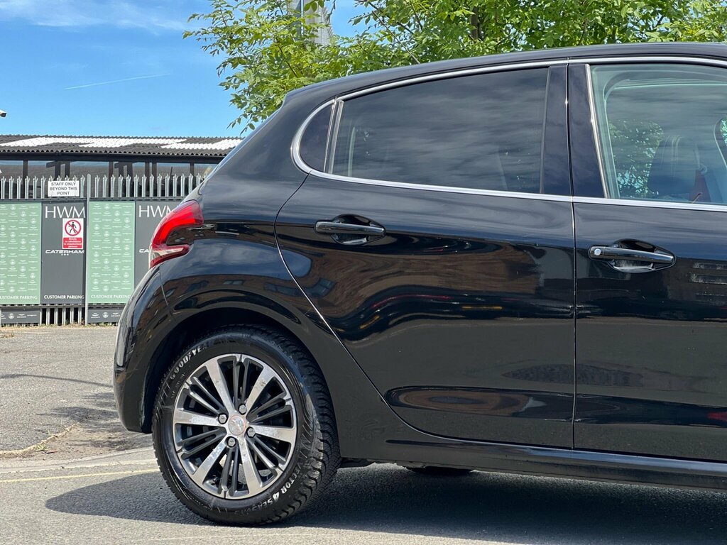 Peugeot 208 1.2 Puretech Roland Garros Euro 6 Ss Black #6