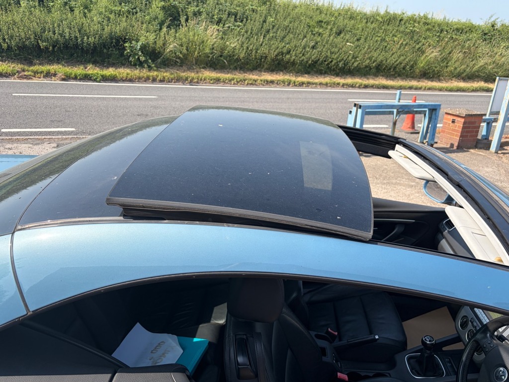 Volkswagen EOS 2.0 Tsi Sport Folding Hard Top With Panoramic Blue #4