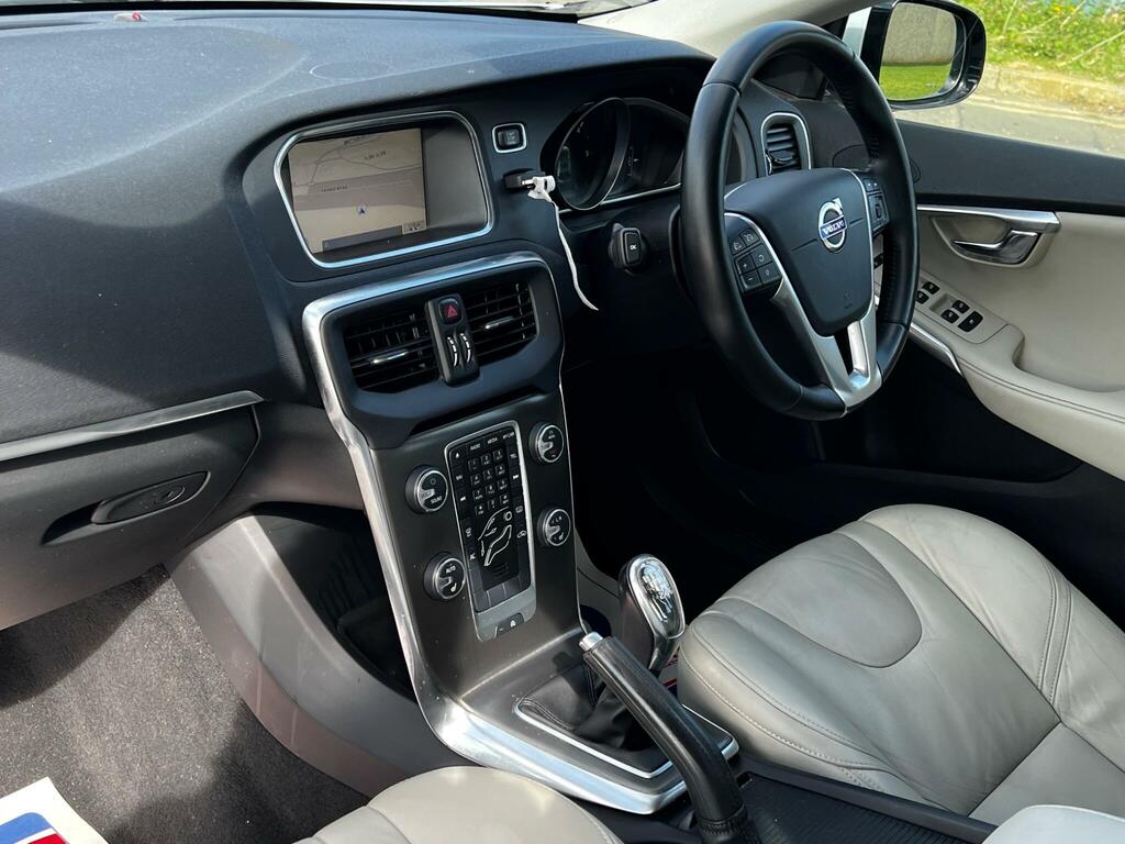 Volvo V40 1.6 D2 Se Lux Nav Euro 5 Ss YR63ZRY Blue #3