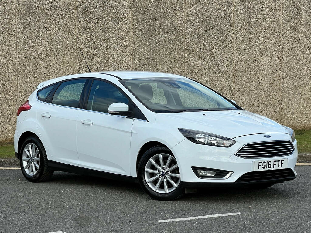 Ford Focus 1.0T Ecoboost Titanium Euro 6 Ss FG16FTF White #2