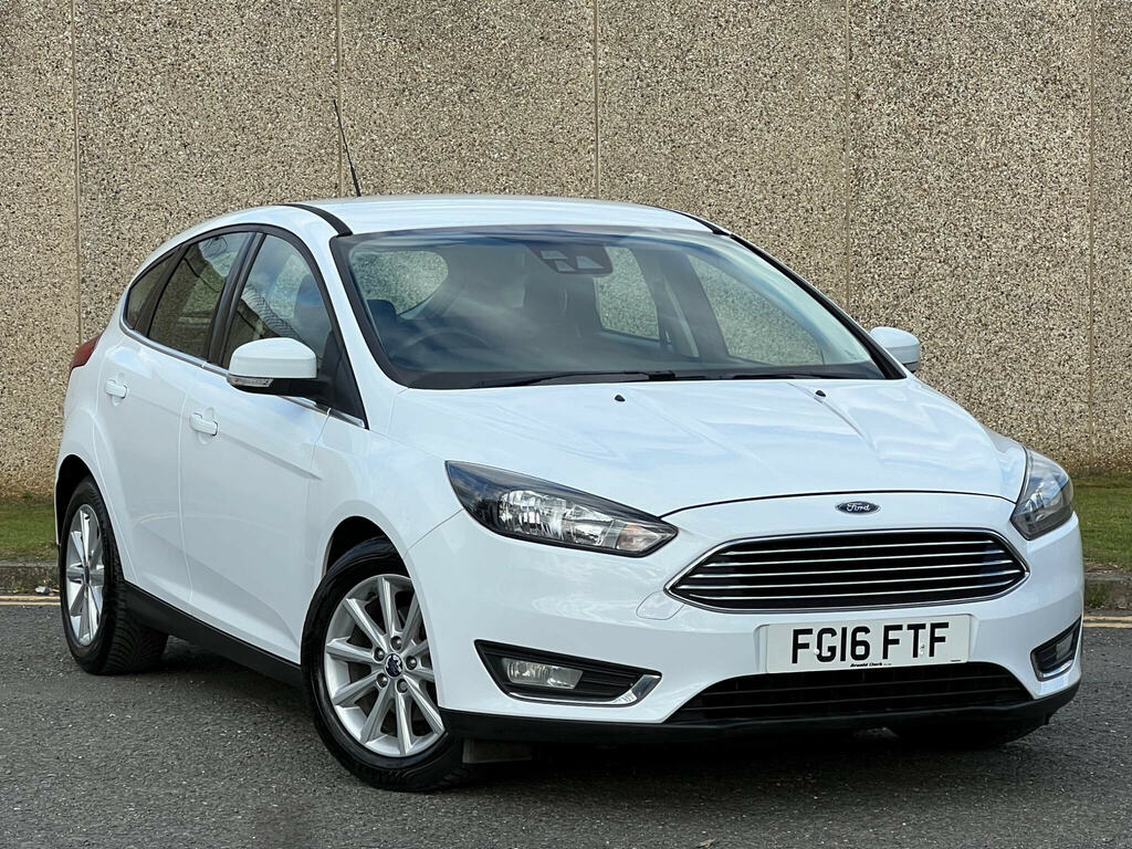 Ford Focus 1.0T Ecoboost Titanium Euro 6 Ss FG16FTF White