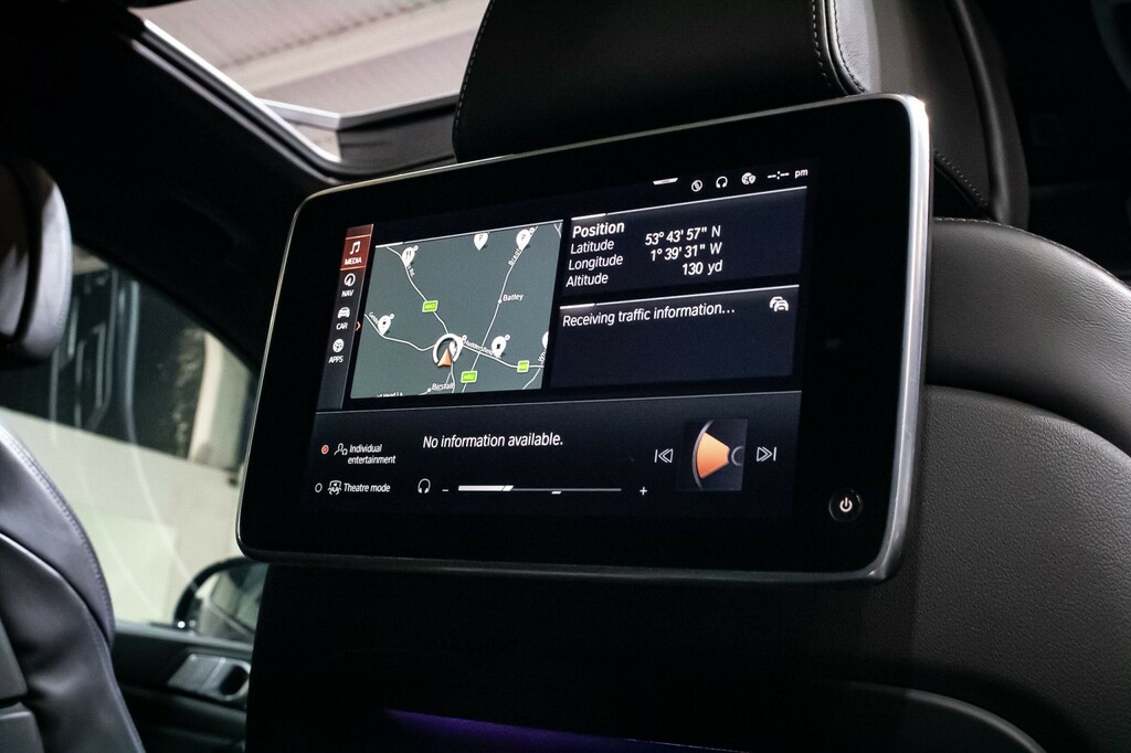BMW X7 Xdrive M50d Step Black #24