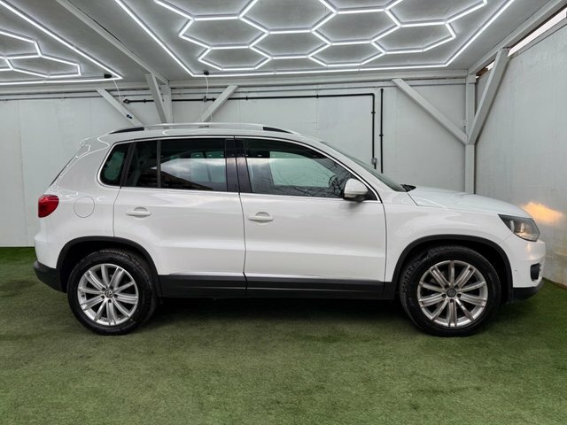 Volkswagen Tiguan 2016 2.0 Tdi Bluemotion Tech Match Suv White #5