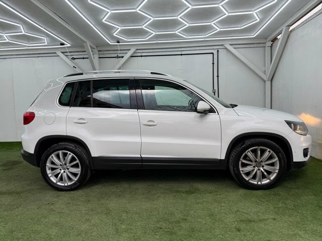 Volkswagen Tiguan 2016 2.0 Tdi Bluemotion Tech Match Suv White #2