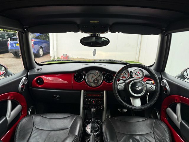 Mini Convertible 1.6 Cooper 114 Bhp Red #32