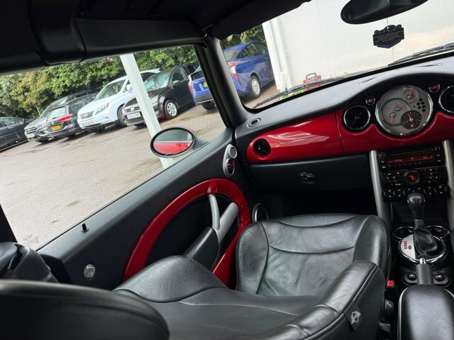 Mini Convertible 1.6 Cooper 114 Bhp Red #42