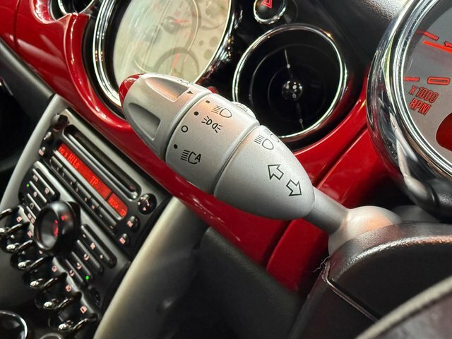 Mini Convertible 1.6 Cooper 114 Bhp Red #40