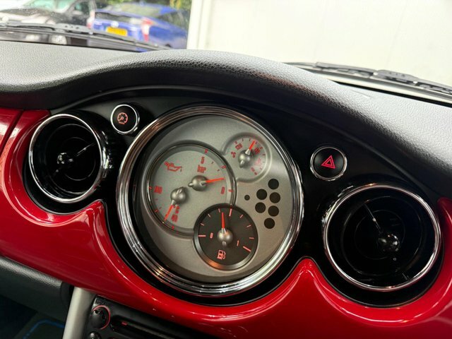 Mini Convertible 1.6 Cooper 114 Bhp Red #45