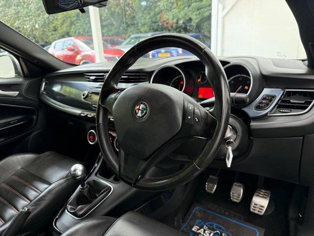 Alfa Romeo Giulietta Hatchback White #16