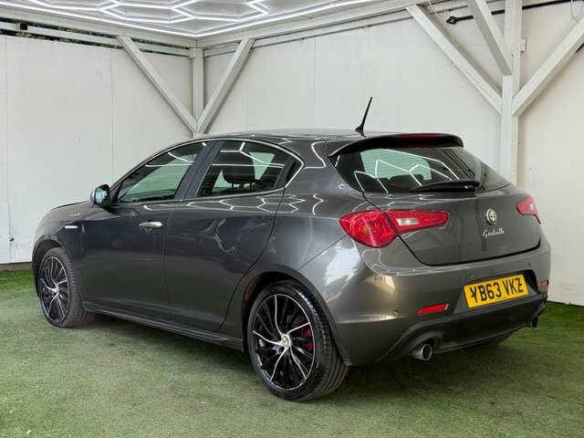 Alfa Romeo Giulietta Hatchback White #10