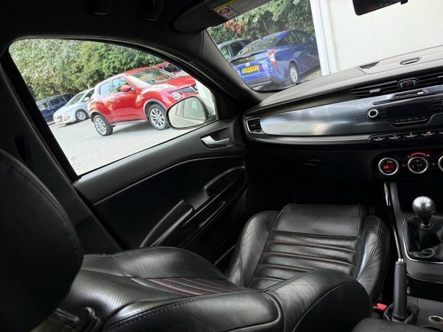 Alfa Romeo Giulietta Hatchback White #39