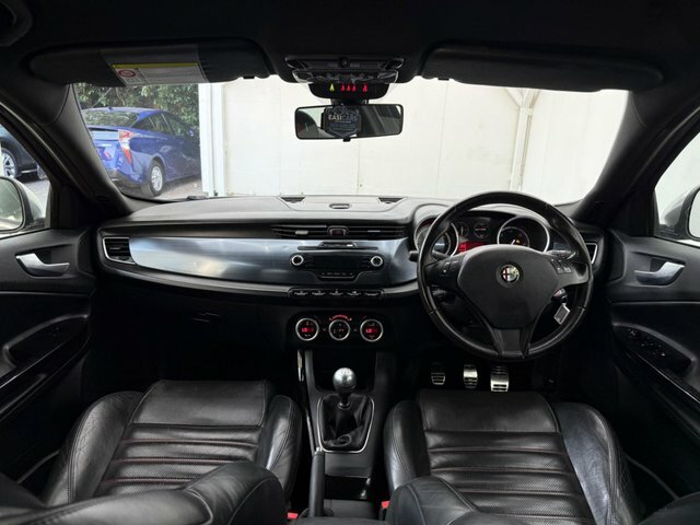 Alfa Romeo Giulietta Hatchback White #29