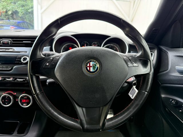 Alfa Romeo Giulietta Hatchback White #33