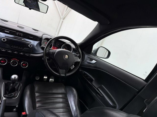 Alfa Romeo Giulietta Hatchback White #40