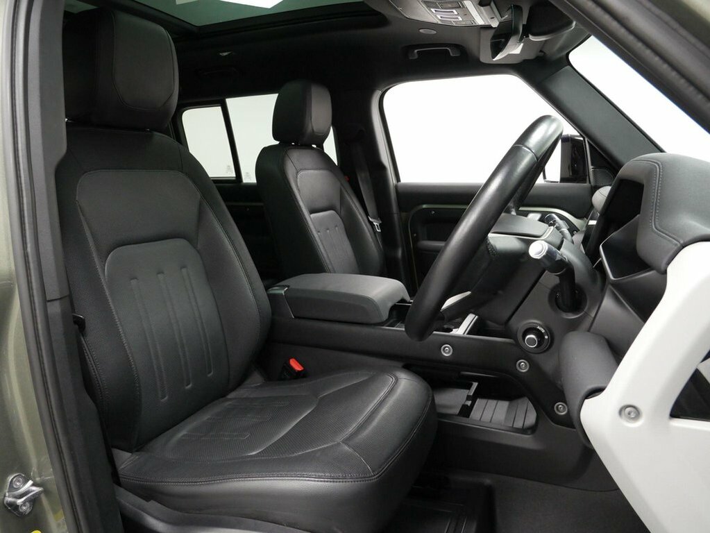 Land Rover Defender 110 For Sale In Little Gaddesden LG21MJC Green #4