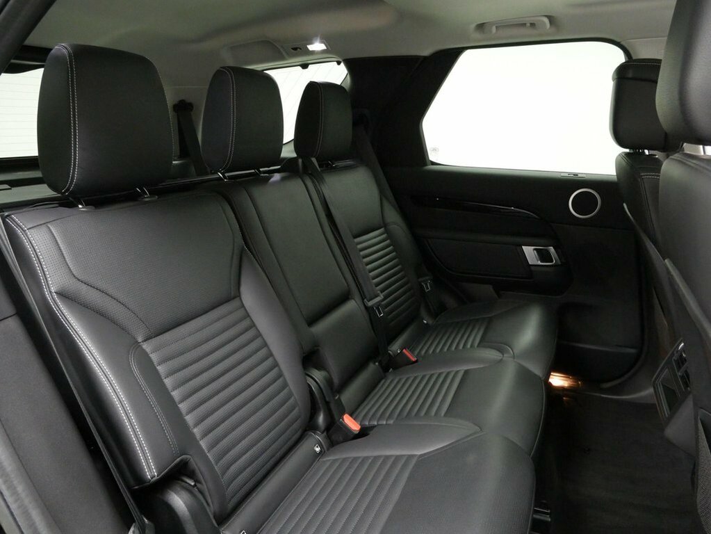 Land Rover Discovery 2.0 D200 R-dynamic Se 2022 Black #34