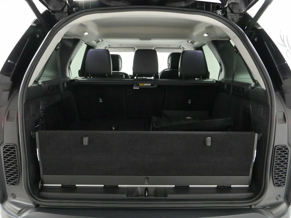 Land Rover Discovery 2.0 D200 R-dynamic Se 2022 Black #38