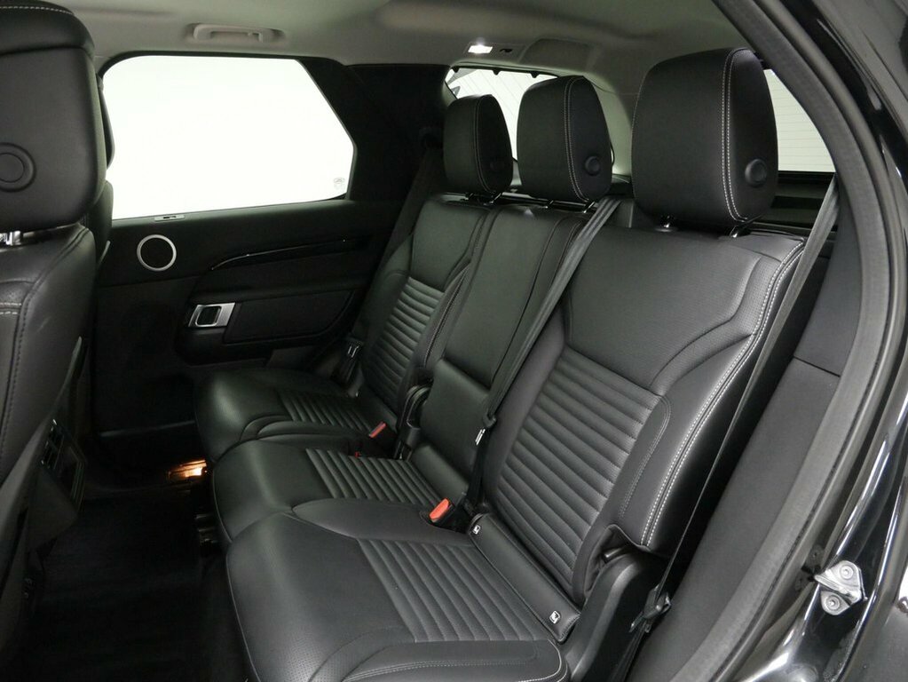 Land Rover Discovery 2.0 D200 R-dynamic Se 2022 Black #35