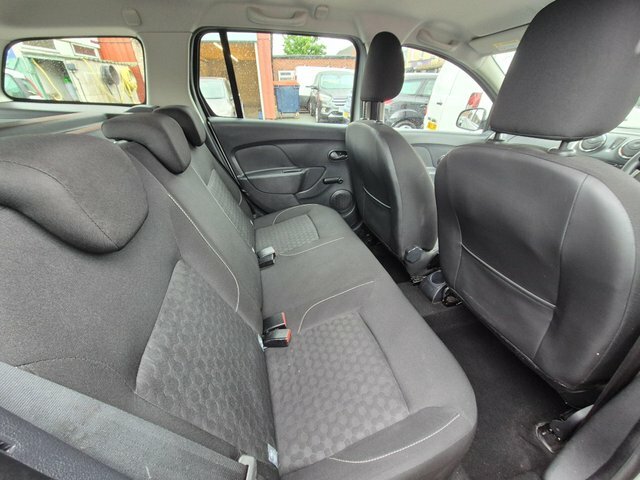 Dacia Logan 1.5 Dci Laureate Red #12