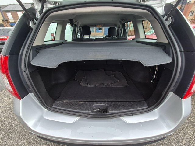 Dacia Logan 1.5 Dci Laureate Red #8