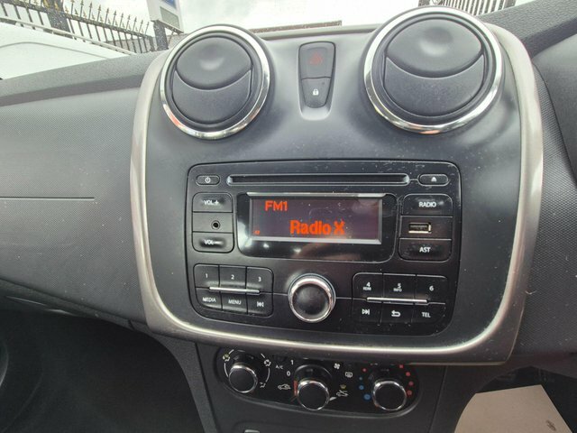 Dacia Logan 1.5 Dci Laureate Red #14