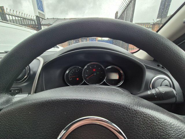 Dacia Logan 1.5 Dci Laureate Red #13