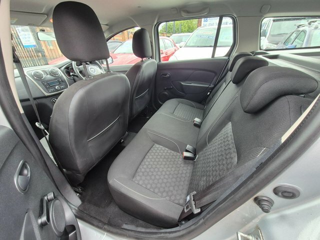 Dacia Logan 1.5 Dci Laureate Red #11