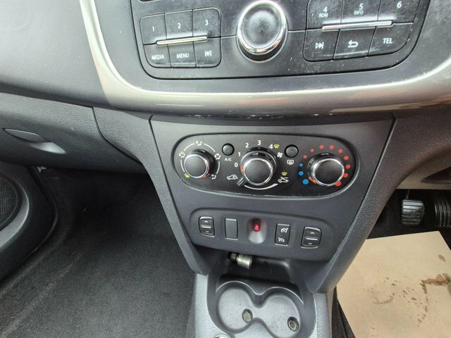 Dacia Logan 1.5 Dci Laureate Red #15