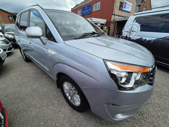 SsangYong Turismo 2.2D Ex T-tronic Euro 6 Silver #4