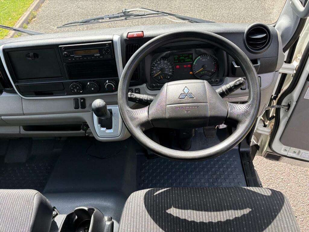 Mitsubishi Fuso Canter 3.0 Td 3C13 Tipper White #9