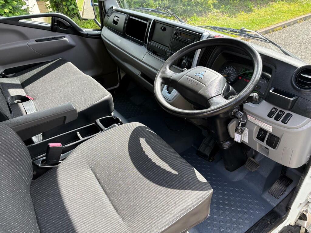 Mitsubishi Fuso Canter 3.0 Td 3C13 Tipper White #7